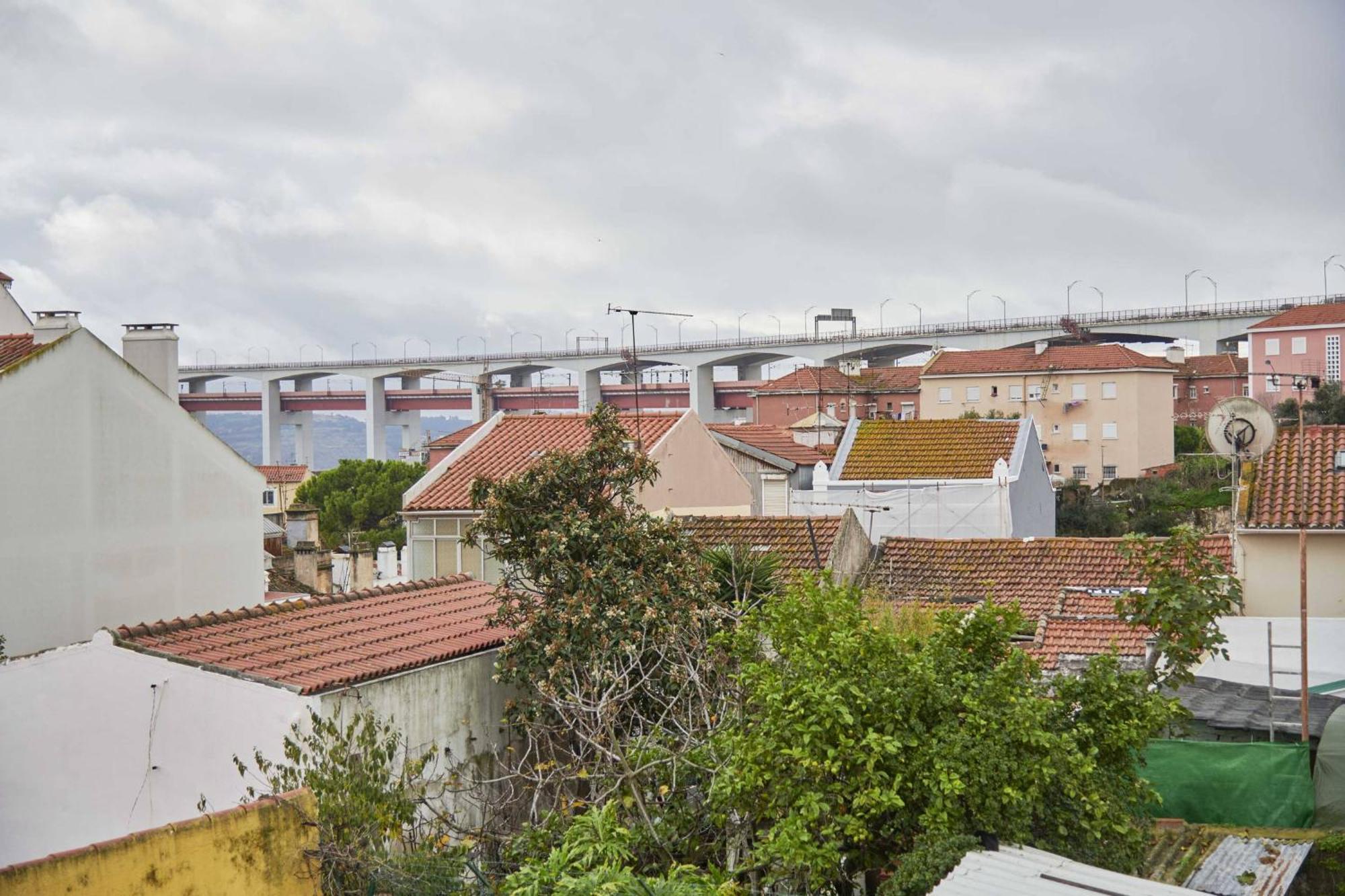 Alcantara Like A Local Lisbon Bagian luar foto